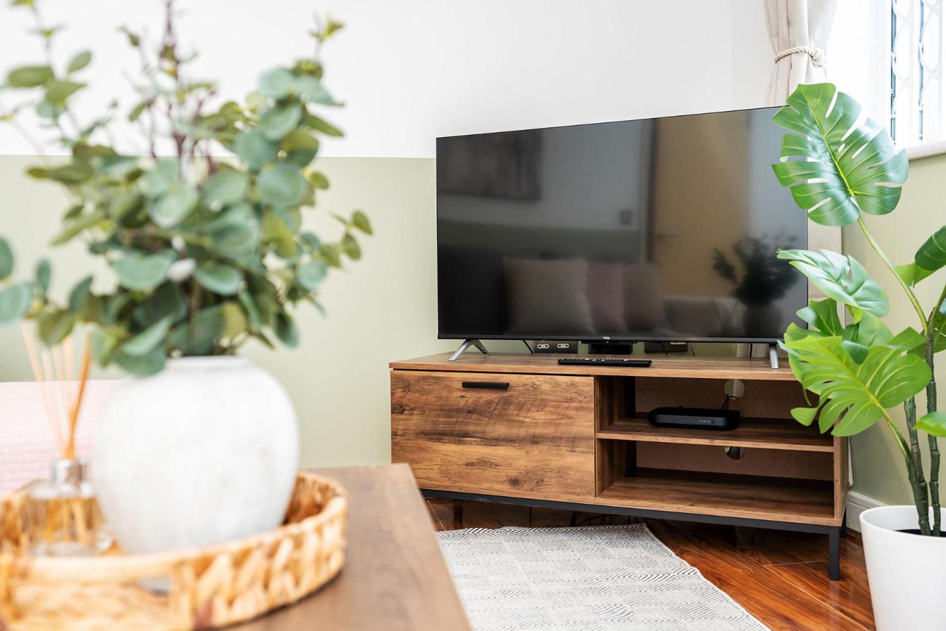 6 Guests - 3 Bedrooms - Free Wi-Fi - Manchester Ngoại thất bức ảnh